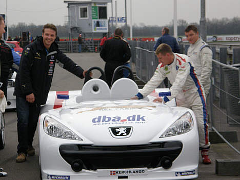 Mik Kerchlango og Ronnie Bremer skal dele denne 207 Spider Cup racer i 4-timers løbene.